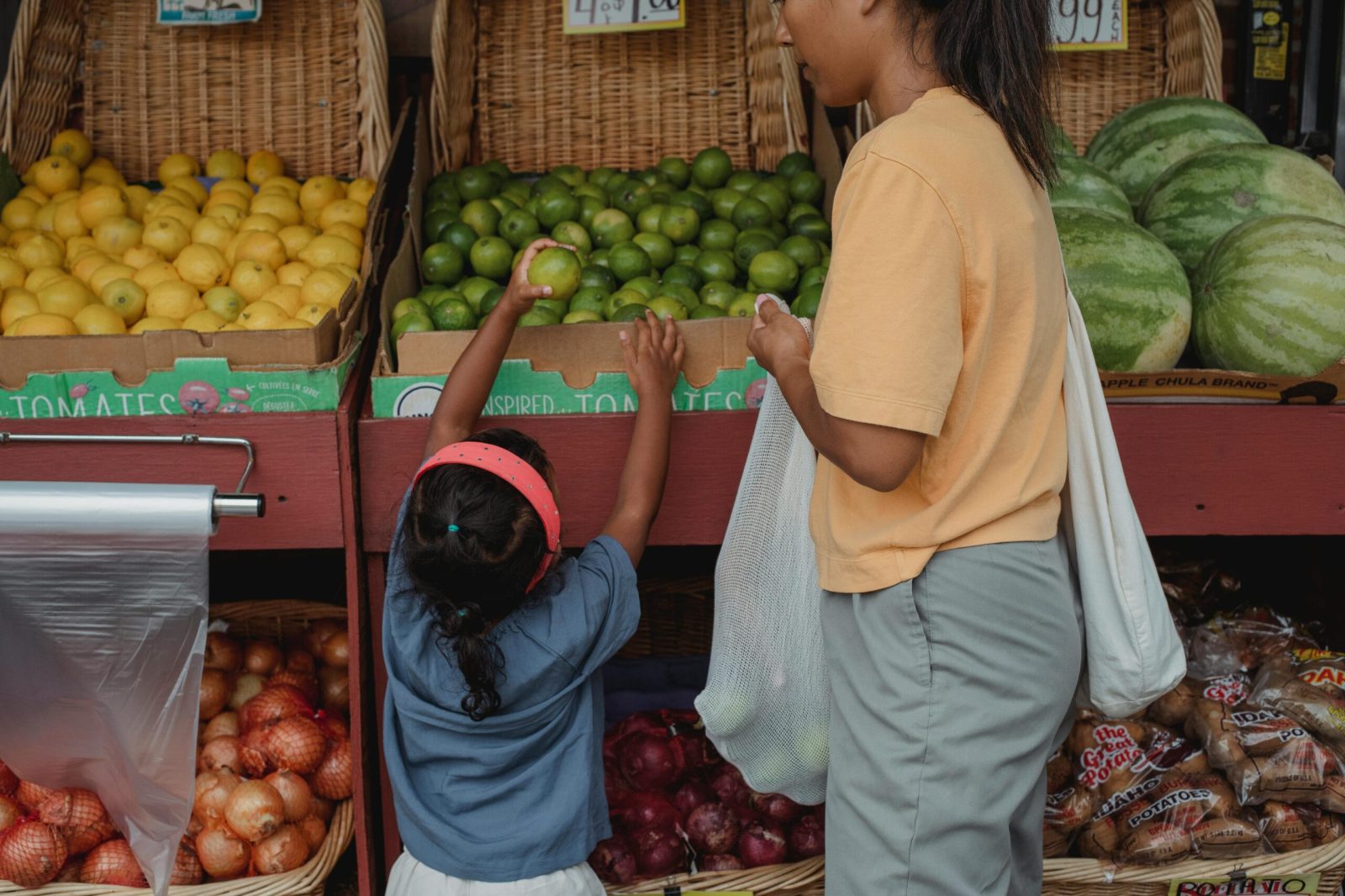 Consejos para hacer la compra saludable y sostenible. Guía para el supermercado.